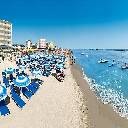 Strand Hotel Colorado Lido Di Savio Exteriör bild