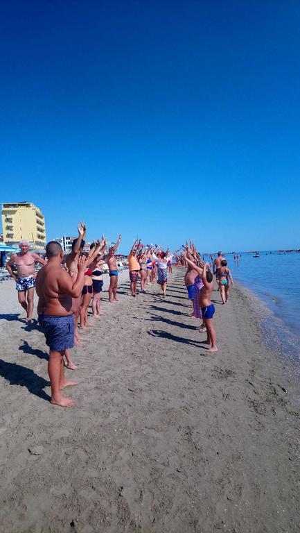 Strand Hotel Colorado Lido Di Savio Exteriör bild